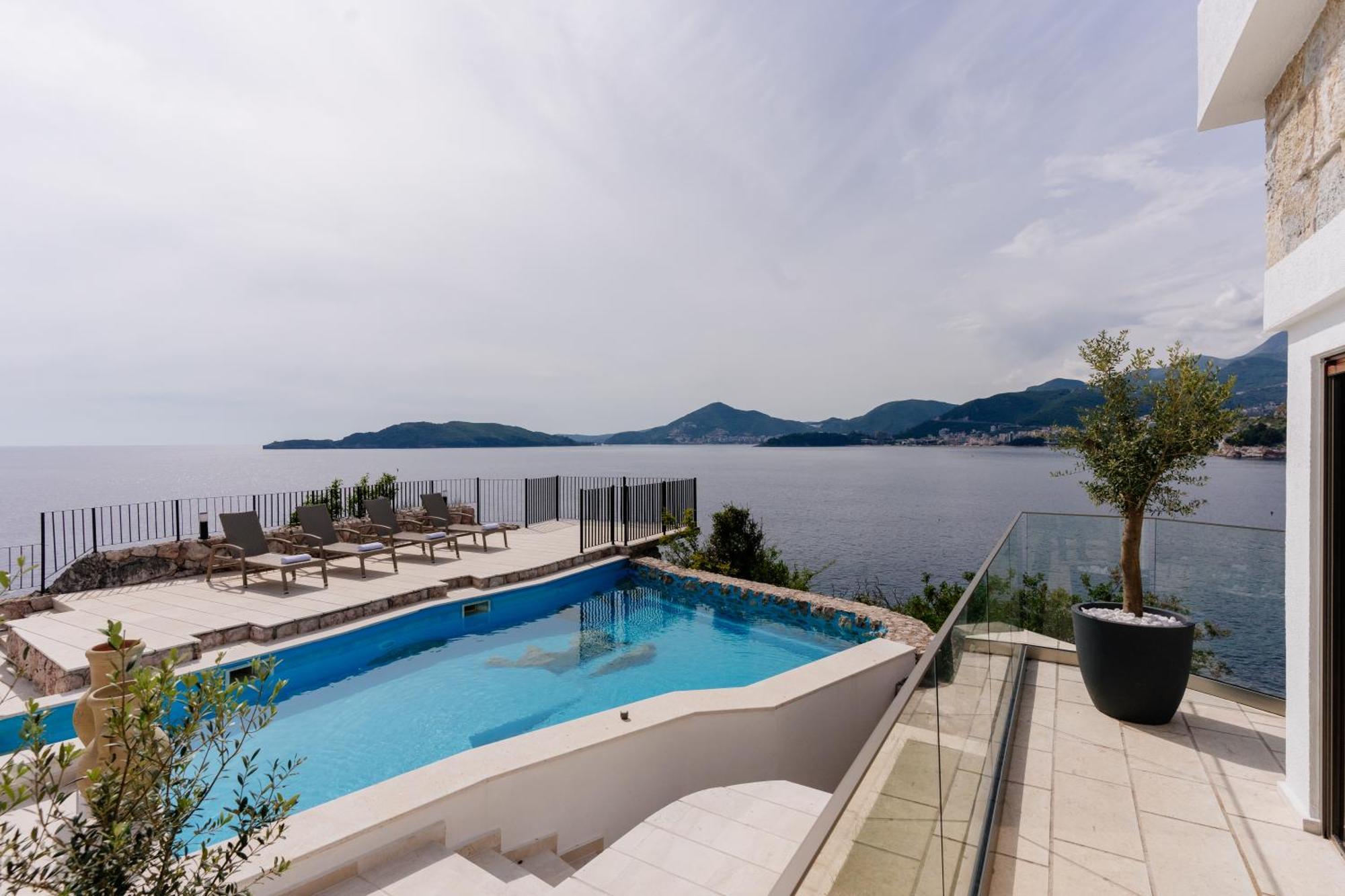 Blanche Cliff Apartments Sveti Stefan Exteriör bild